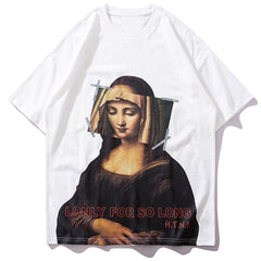 Tee-shirt blanc représentant Mona Lisa avec le visage de la Vierge Marie.
